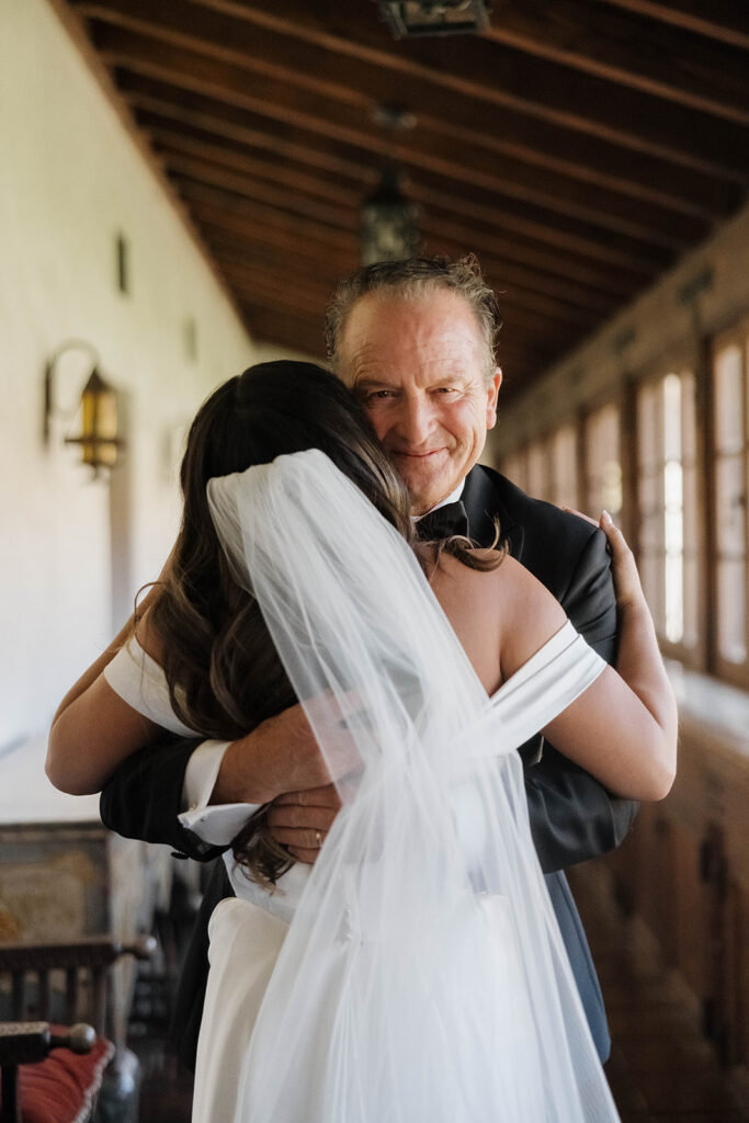 bride and dad first look