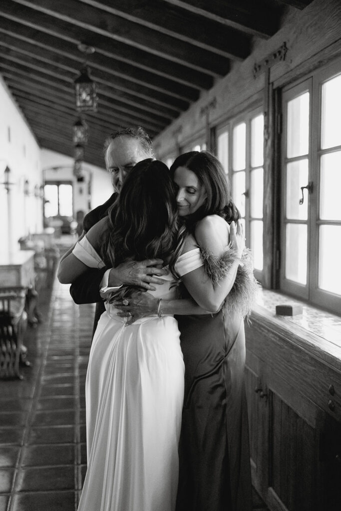 bride and dad first look