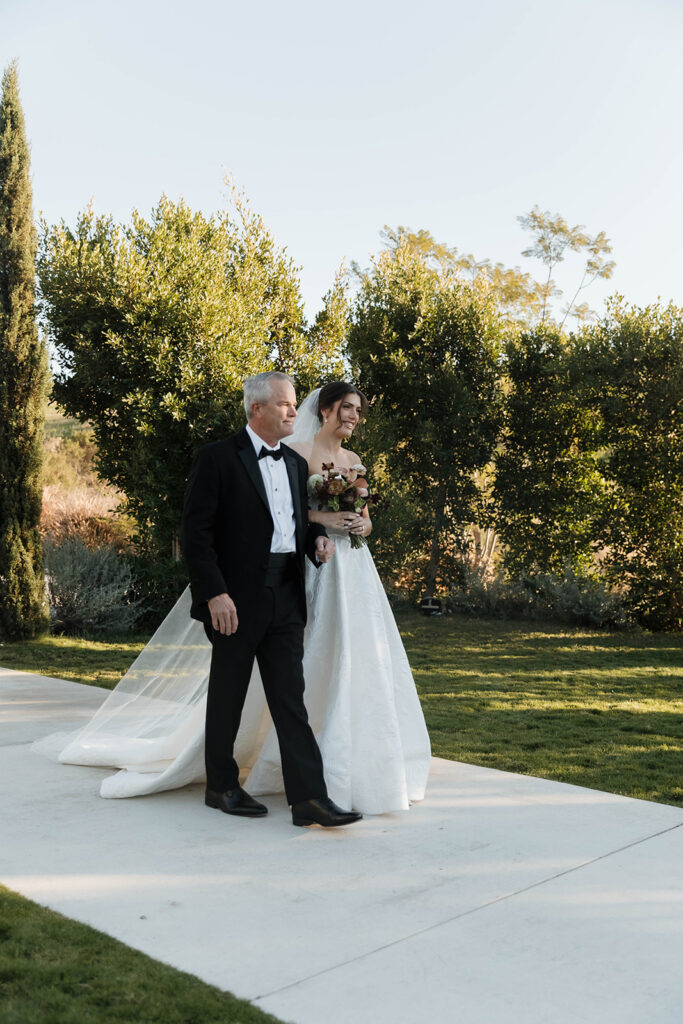 dad walking bride down the aisle