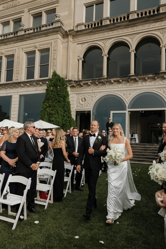 dad walking bride down the aisle